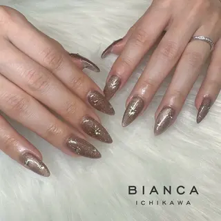 ネイル Bianca 石井🎀のネイルデザイン