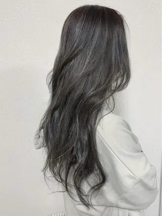 ロング カラー 福森 みずきのヘアスタイル