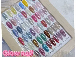 ネイル グロー ネイルのネイルデザイン