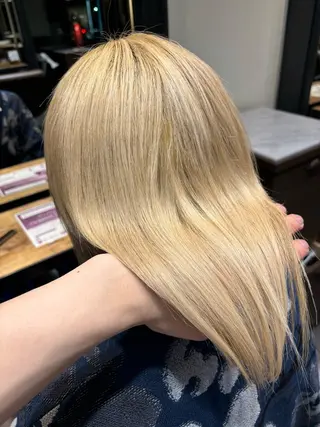 ミディアム MINX銀座所属・MINX 井上 ヨウ 艶髪カラー/レイヤーのヘアスタイル