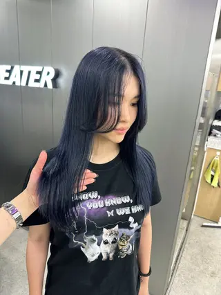 ロング カラー 暗髪🩶ラベンダー/ ブルー/ユウナ🤍のヘアスタイル