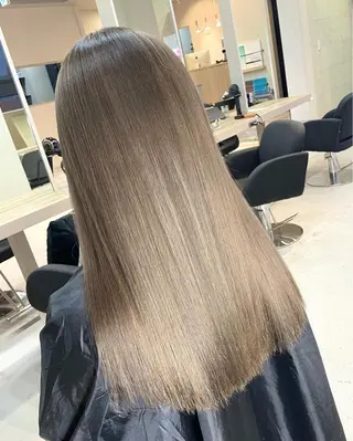 セミロング カラー Lia所属・皆木 智晴のヘアスタイル