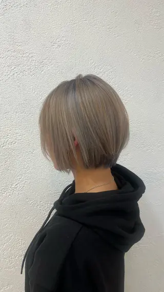 ショート 山本 梨華のヘアスタイル