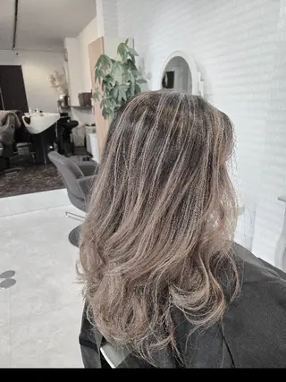 セミロング 【ハイライトに自信】 福田 将太のヘアスタイル