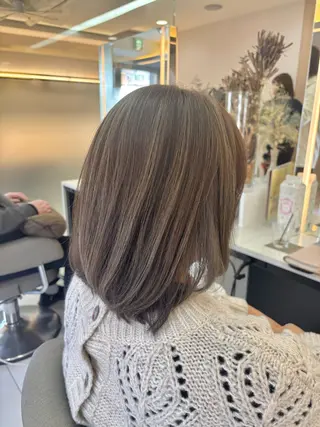 ミディアム Iris by artina 武蔵小杉店【イリス バイ アルティナ】所属・🎼レイヤー/顔周り カット/nene♬のヘアスタイル