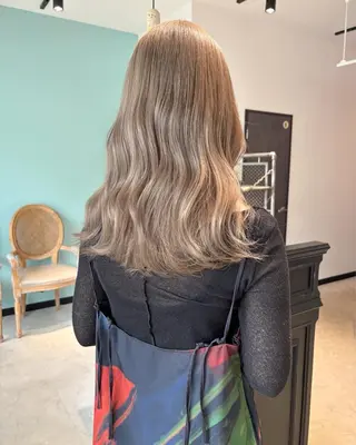 ロング カラー 藤井 貴美子のヘアスタイル