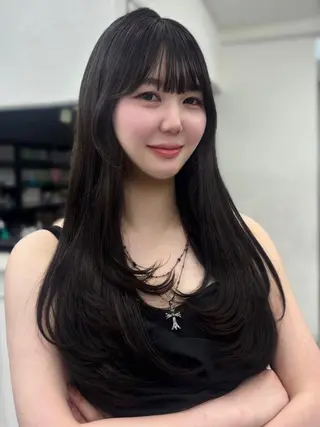 ロング 岡田 聖蘭のヘアスタイル