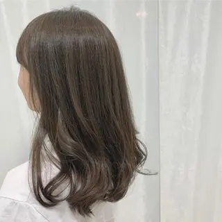 ミディアム カラー 池本 梨奈のヘアスタイル