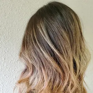 ロング カラー HAIRMAKE y21青葉台所属・鈴木 那由人のヘアスタイル