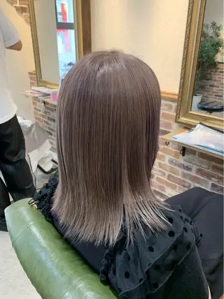 ミディアム カラー 越冨 晃平のヘアスタイル