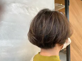 ショート カラー DEE okazakiのヘアスタイル