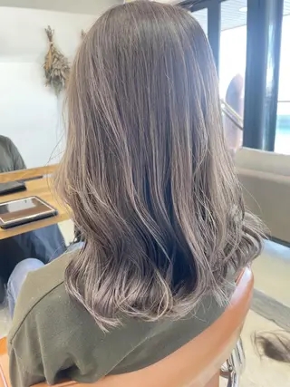セミロング カラー 藤本 静香のヘアスタイル