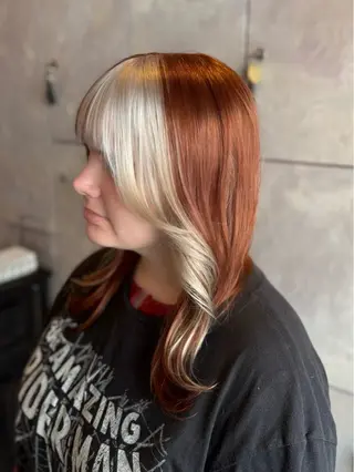 セミロング カラー ヘアアレンジ Lani5710所属・🎀ハイトーン・艶 カラー HANA🎀のヘアスタイル