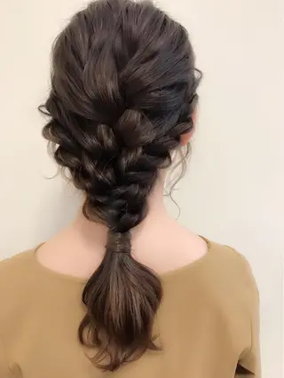 セミロング ヘアアレンジ 沢田 瞳のヘアスタイル