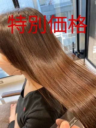 ロング カラー 特別価格で営業中‼️ レム髪質改善のヘアスタイル