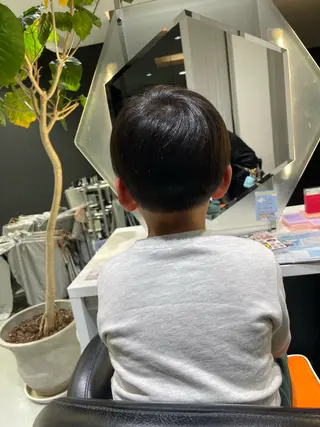 メンズ 超透明感カラー🦋韓 国羽エクステ🪽🫧のヘアスタイル