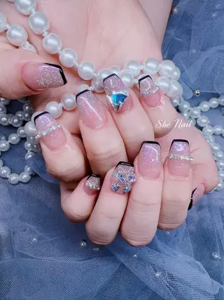ネイル She   Nail所属・ISA_ BELLAのネイルデザイン