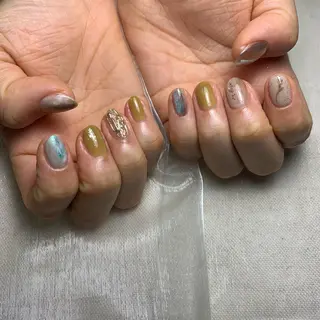 ネイル repos~ルポ~所属・里見 麗のネイルデザイン