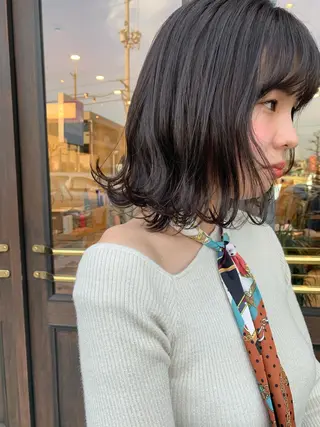 ミディアム カラー 吉原 由菜のヘアスタイル