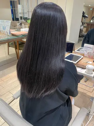 ロング Yui / ユイ 艶々カラー🩵´-のヘアスタイル