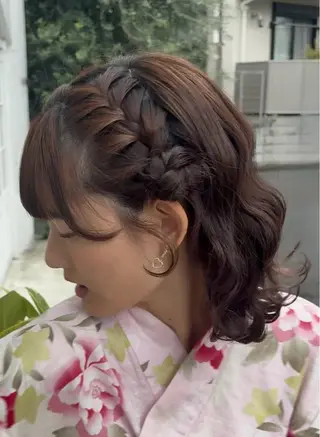ミディアム ヘアアレンジ ハイトーン💗ピンク 🛼ベージュ🍀のヘアスタイル