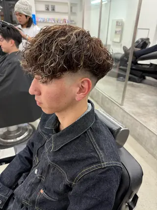 ショート パーマ メンズ 亀井隆汰/メンズ専門 パーマ特化美容師のヘアスタイル