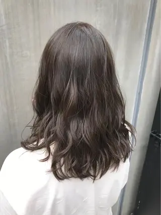 ミディアム カラー 赤み消し韓国ヘア レイヤー縮毛🤍渡邉のヘアスタイル