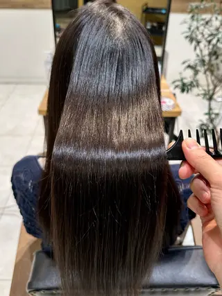 ロング 縮毛矯正・髪質改善・ ストレート🌻ゆいのヘアスタイル