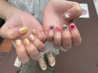 ネイル R'well所属・はばすみれ🎀ﾈｲﾙ 光ﾌｪｲｼｬﾙ ﾍｱのネイルデザイン