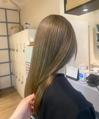 ロング カラー N° +aero 横浜のヘアスタイル