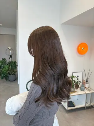 ロング カラー YUEN イシイ アミのヘアスタイル