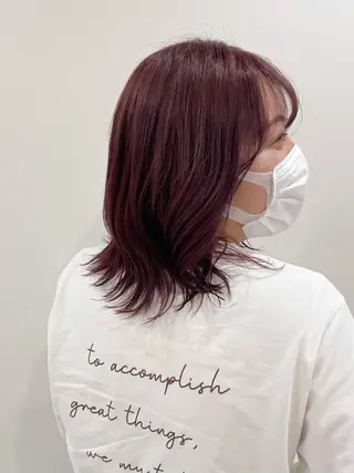 ミディアム カラー akane .のヘアスタイル