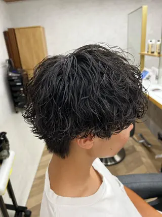 ミディアム パーマ メンズ 🪐メンズ特化 ヤマクラ　タイキのヘアスタイル