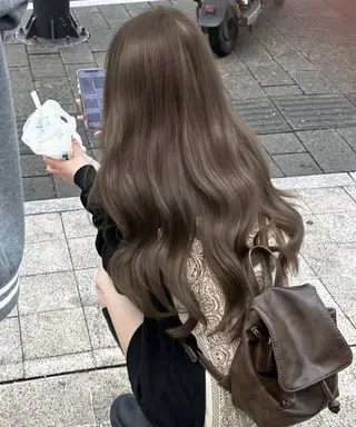 ロング カラー 透明感カラー グレージュ/あいのヘアスタイル