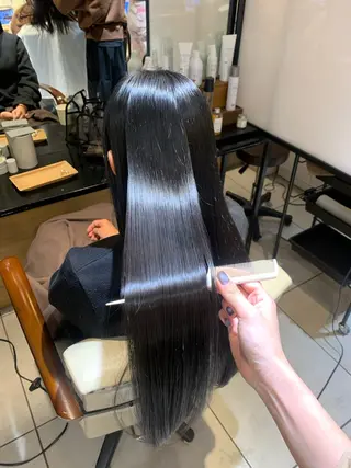 ロング soëll所属・🤍そぶえ　ゆうな/ 暖色カラー/縮毛矯正のヘアスタイル