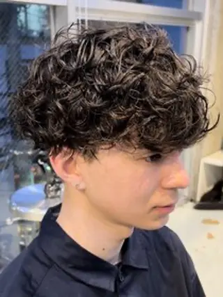 セミロング パーマ メンズ パーマ特化🔥 ワタベリョウマのヘアスタイル