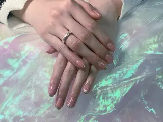 ネイル pink ladyサロン所属・べ にのネイルデザイン