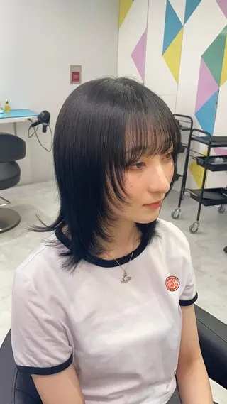 ロング カラー 艶カラー/ハイトーン /レイヤーカットのヘアスタイル