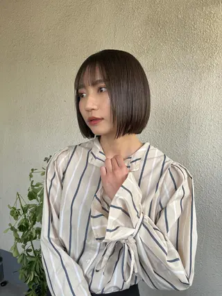 ショート カラー REAL【レアル】所属・グレージュ/透け感 カラー/透明感カラーのヘアスタイル