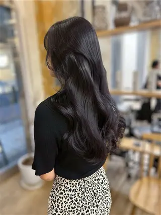 ロング misato/レイヤ ー/暗髪艶カラーのヘアスタイル