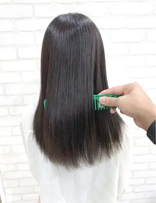 ロング 髪質改善 上品艶感カラーのヘアスタイル