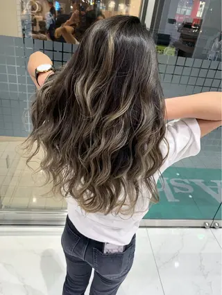 ロング カラー N° jillva ♦️川端裕司♦️のヘアスタイル