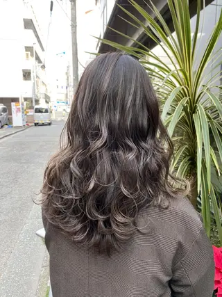 ロング カラー ブリーチ指名No.1 Daikiのヘアスタイル