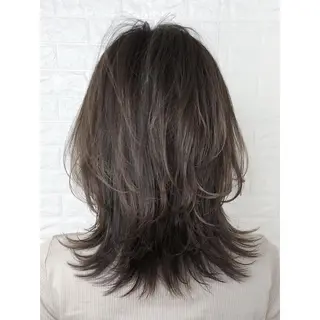 ミディアム カラー KIZU 髪質改善 怪談を語る美容師のヘアスタイル