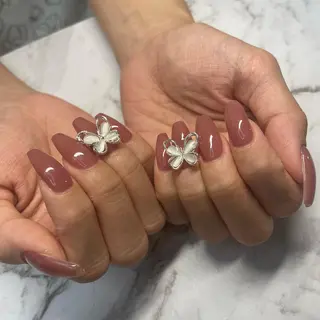 ネイル Beauty Salon amour所属・Seven's / NANAのネイルデザイン