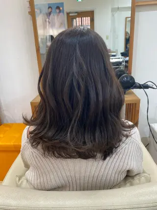 セミロング 🐬脱白髪染めカラー 清水大世🐬のヘアスタイル