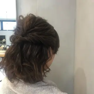 ショート ヘアアレンジ カジュアルを女っぽく 𝗮𝘆𝗮𝗰𝗼のヘアスタイル