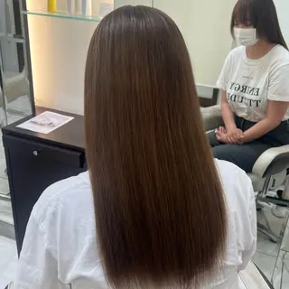 ロング ハイトーン／透明感 カラー Mioのヘアスタイル