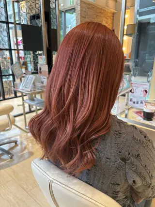 ロング カラー 足立 小百合のヘアスタイル