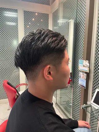 メンズ 前田圭哉／ストレート ／艶髪／艶カラーのヘアスタイル